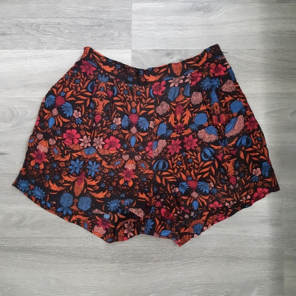 GUC Patterned H&M Shorts - Picture 4 of 6